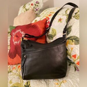 Chic Black Leather Shoulder Bag with adjustable strap